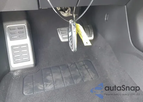 2024 Volkswagen Atlas Cross Sport 2.0T Sel R-Line z USA, uszkodzony, nr VIN 1V2AE2CA1RC253781